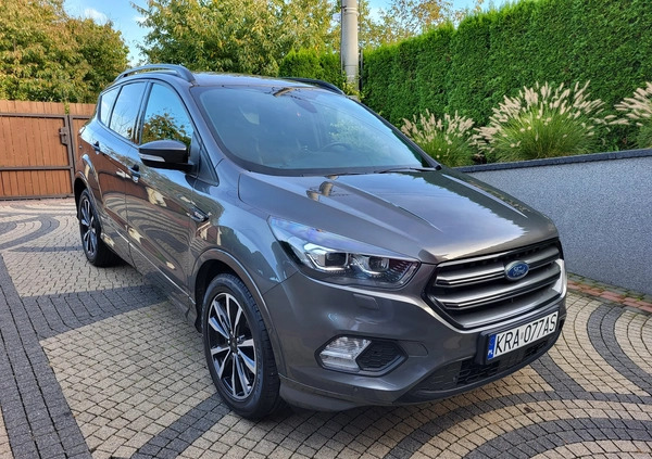 Ford Kuga cena 69900 przebieg: 155000, rok produkcji 2017 z Kraków małe 352